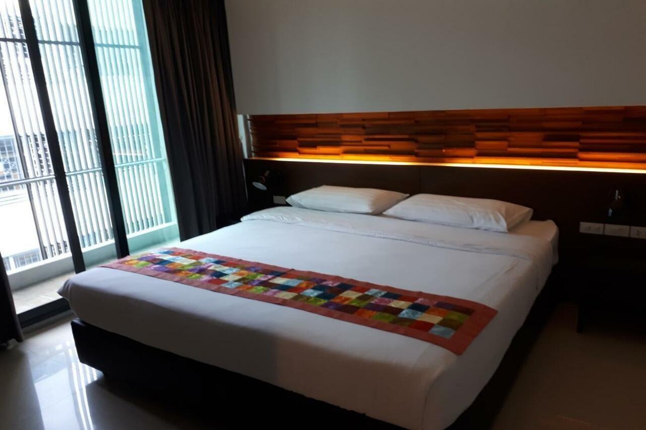 At One Inn Hualampong Bangkok Dış mekan fotoğraf