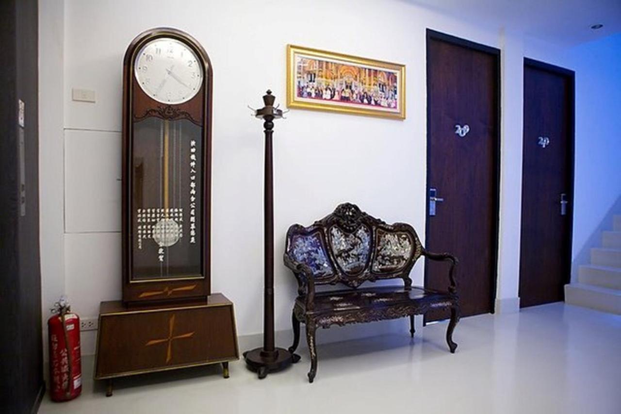 At One Inn Hualampong Bangkok Dış mekan fotoğraf