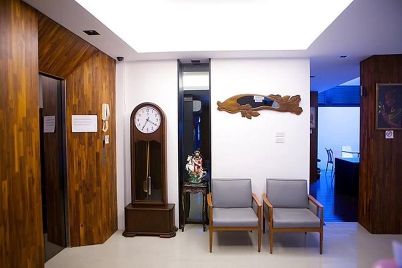 At One Inn Hualampong Bangkok Dış mekan fotoğraf